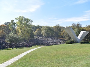 "Велики школски час" поводом 80. годишњице масовног страдања цивила у Kрагујевцу