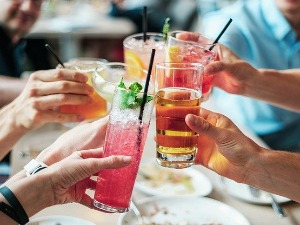 Млади све више пију, па на лечење одлазе пре тридесете