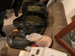 Заплена дроге и оружја у Сувој Реци и Приштини