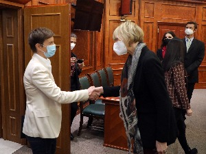 Брнабић: Посвећена сам уставним променама и безбедности новинара