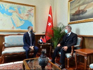 Стефановић са турским министром одбране о сарадњи 