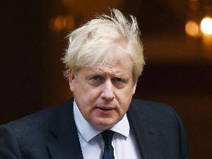 Џонсон забринут због реторике Париза