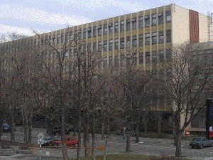 Одређен притвор осумњиченима за убиство сатаром у Новом Саду