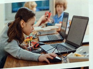 Како ће изгледати уџбеник за Дигитални свет – нови предмет првака