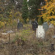 Задушнице на КиМ – поломљени споменици, гробља зарасла у коров
