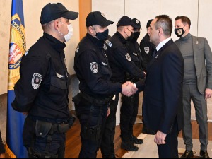 Ухапшен мушкарац осумњичен да је уперио пиштољ у полицајце