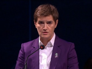 Брнабић: Данас није само дан сећања већ и дан опомене