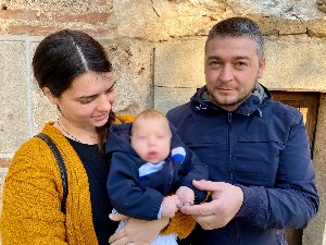 Беби Урошу треба наша помоћ, помозите да се сакупи новац за лечење