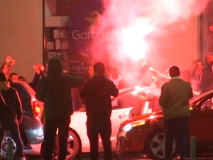 Навијачи на улицама славе победу Србије