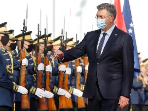 Пленковић у Приштини: Залажемо се за европски пут и целовитост Kосова