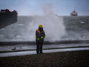 Незапамћене поплаве у Ванкуверу – обустављен рад највеће канадске луке, у клизиштима нестало више људи