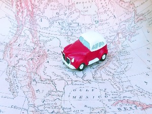 Широм затворених очију  	