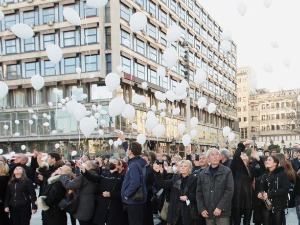 Пуштена 492 балона за жртве саобраћајних несрећа, статистика опомиње