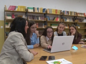 Сребро гимназијалкама из Гуче на међународном такмичењу  – осмислиле револуционарну пословну идеју