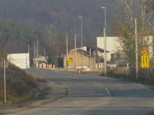 Ватрогасци дежурају у фабрици у Лештанима, претражује се терен