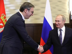 Вучић са Путином у Сочију – на столу цена гаса, али и ситуација у региону и решење кризе на КиМ