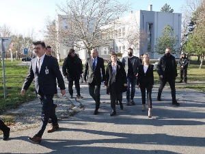 Брнабићeва и Ружић у Тренинг центру Ваздухопловне академије у Вршцу