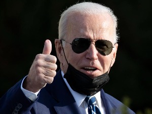 Американци незахвални на Дан захвалности, Бајденов рејтинг у паду