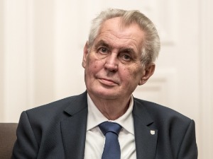 Чешки председник изашао, па враћен у болницу након позитивног теста на ковид 19