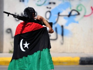Либија, "калашњиков" демократија против сина Моамера Гадафија