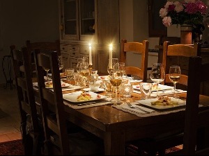 Породични ручак – традиција спала на телефонски позив