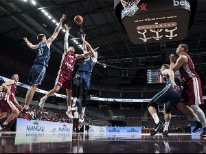 Летонија у финишу сломила отпор Словачке, победе "змајева" и "сокола"