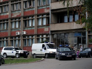 Туча и пуцњава у северном делу Косовске Митровице, две особе повређене