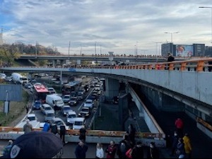 МУП увео број за пријаву насиља и блокаду саобраћаја