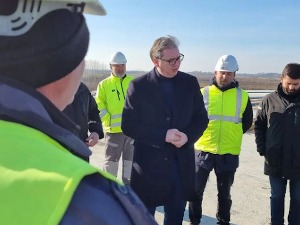 Вучић обишао радове на мосту на Сави код Шапца