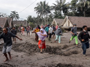 Ерупција вулкана на Јави, број жртава порастао на 13