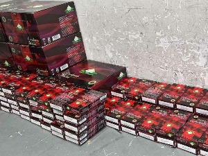 У аутомобилу на Хоргошу 20 килограма турског средства за потенцију, возач каже да је за поклон