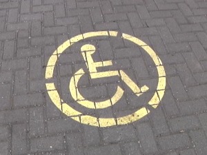 Ко у Опову заузима паркинг места особа са инвалидитетом