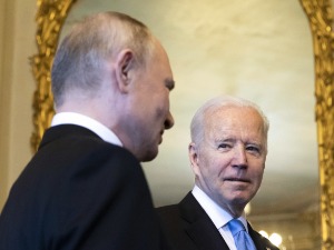 Бајден: У случају инвазије на Украјину, Русија ће платити "страшну цену"