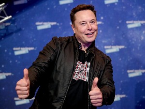 Илон Маск, најбогатији човек на планети који се обогатио продајући будућност Илон Маск, најбогатији човек на планети који се обогатио продајући будућност