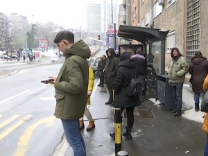 У Београду половина аутобуских стајалишта нема надстрешницу, каква је процедура за монтажу "печурки"