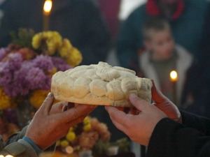 Протојереј Радовић: Слави није место у кафани, огроман број верника слави, а не зна ништа о светитељу кога прославља