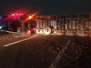 Преврнуо се камион код Бачке Тополе, повређен возач
