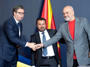 Вучић у понедељак у Тирани, на столу 6 споразума за Отворени Балкан