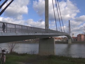 Два века Мачванске или Мале Митровице – варошице са најдужим пешачким мостом на Балкану