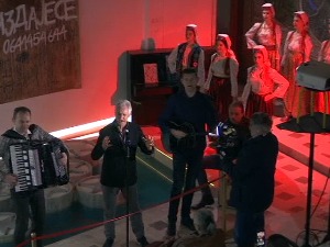 Ћетенија уз песму и игру