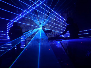 Хутенени Хибрид, 1 