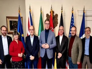 Вучић угостио амбасадоре Квинте и ЕУ на радном ручку