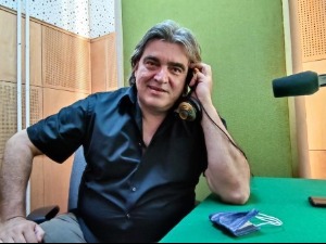 Широм затворених очију – Златни папагај