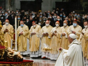 Божић и ове године у сенци ковида, папа Фрања има важну поруку за вернике
