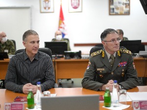 Министар Стефановић и начелник Генералштаба Мојсиловић разговарали са српским мировњацима
