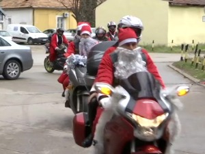 Нишки бајкери у улози Деда Мраза – и ове године однели пакетиће малишанима на онкологији