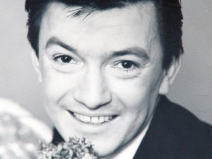 Звиждук у осам