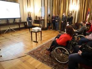 Представљена услуга е-Паркинг налепнице за особе са инвалидитетом