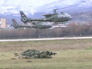 Зашто пилоти радије лете у униформи полиције, него војске