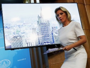 Захарова: Зеленски постао претња за Украјину